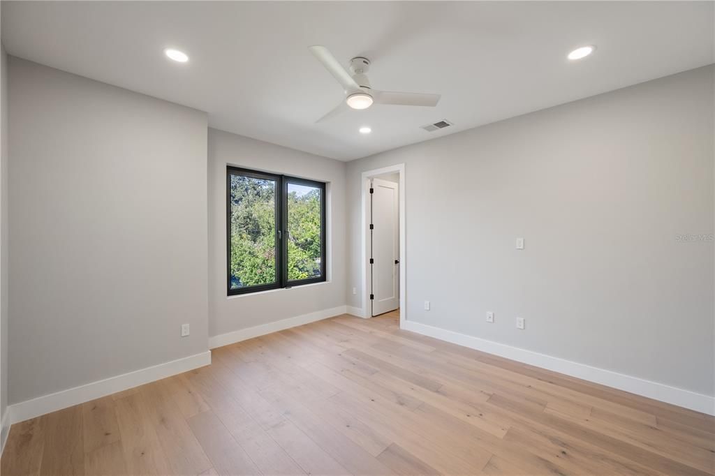 For Sale: $1,825,000 (5 beds, 4 baths, 4254 Square Feet)