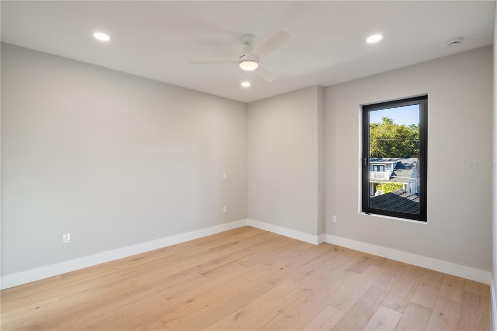 For Sale: $1,825,000 (5 beds, 4 baths, 4254 Square Feet)