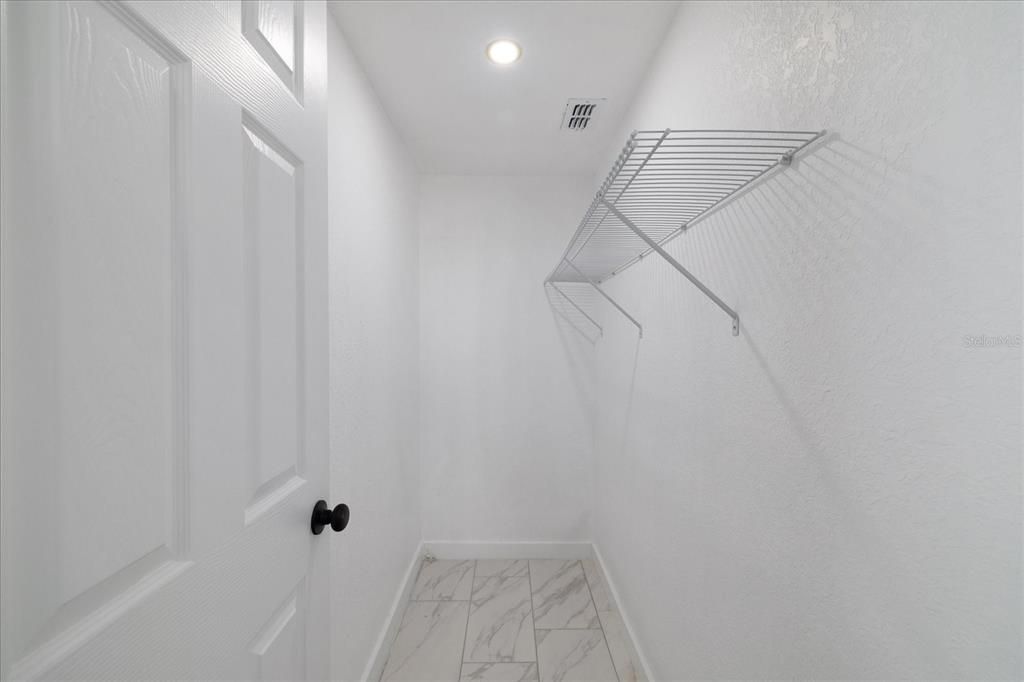 For Sale: $359,900 (3 beds, 2 baths, 1296 Square Feet)