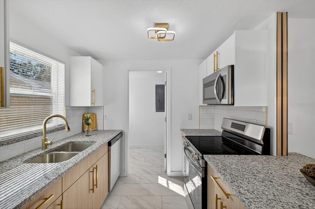 For Sale: $359,900 (3 beds, 2 baths, 1296 Square Feet)