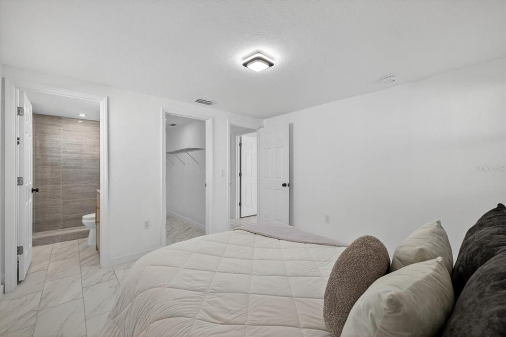 For Sale: $359,900 (3 beds, 2 baths, 1296 Square Feet)