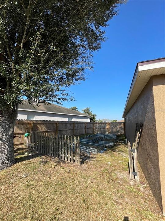 В аренду: $2,300 (4 спален, 2 ванн, 1734 Квадратных фут)