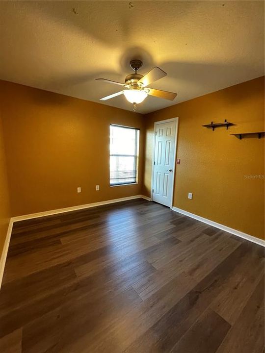 В аренду: $2,300 (4 спален, 2 ванн, 1734 Квадратных фут)