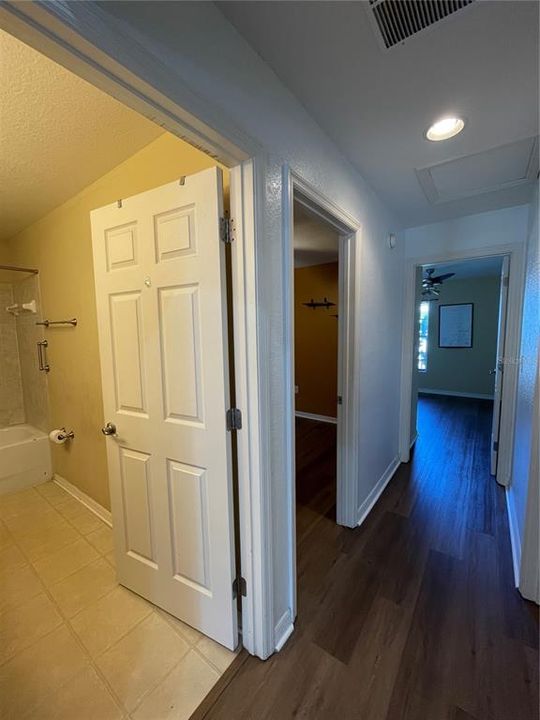 В аренду: $2,300 (4 спален, 2 ванн, 1734 Квадратных фут)