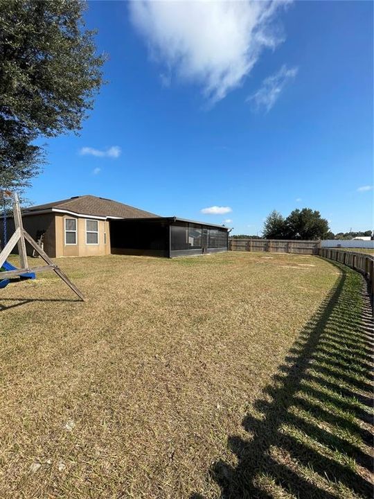 В аренду: $2,300 (4 спален, 2 ванн, 1734 Квадратных фут)