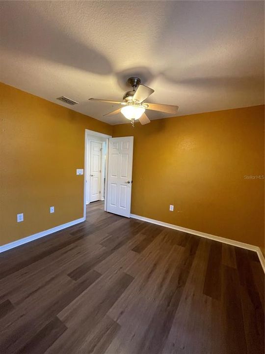 В аренду: $2,300 (4 спален, 2 ванн, 1734 Квадратных фут)