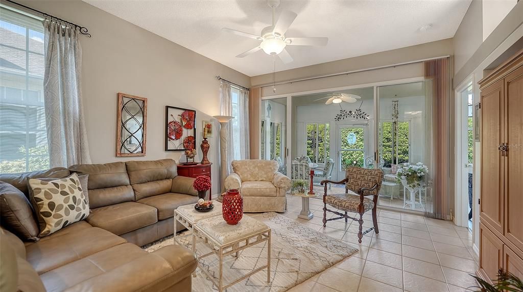 Activo con contrato: $320,000 (3 camas, 2 baños, 1509 Pies cuadrados)