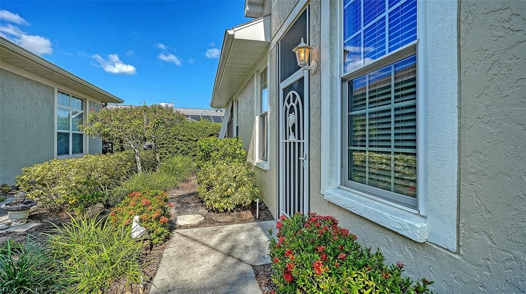 Activo con contrato: $320,000 (3 camas, 2 baños, 1509 Pies cuadrados)