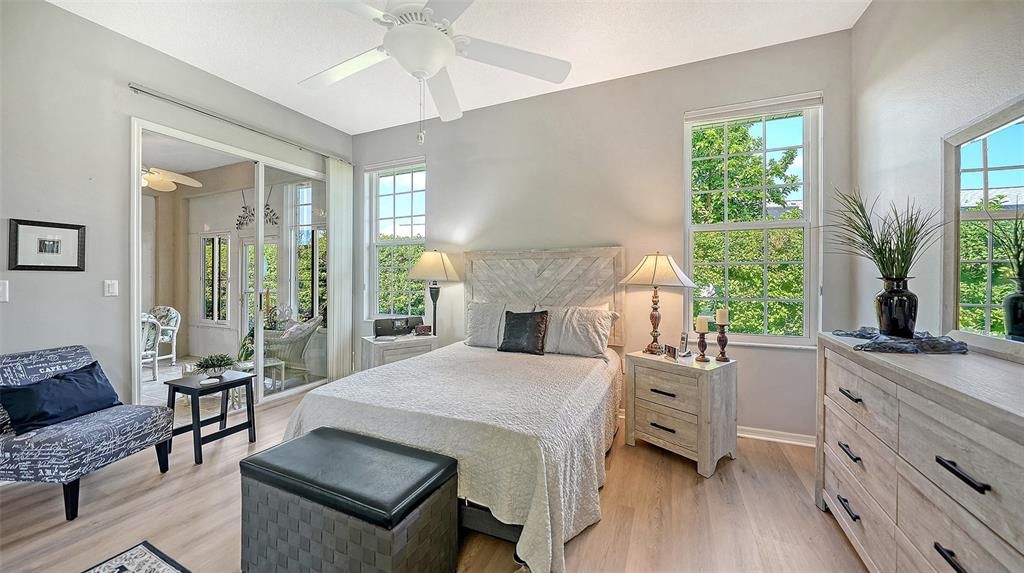 Activo con contrato: $320,000 (3 camas, 2 baños, 1509 Pies cuadrados)