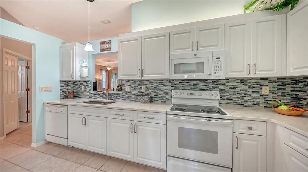 Activo con contrato: $320,000 (3 camas, 2 baños, 1509 Pies cuadrados)