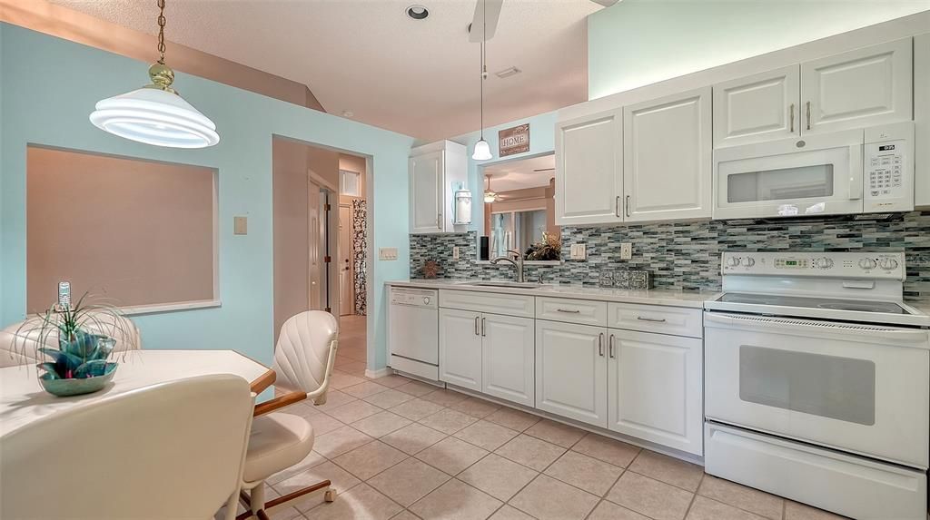 Activo con contrato: $320,000 (3 camas, 2 baños, 1509 Pies cuadrados)