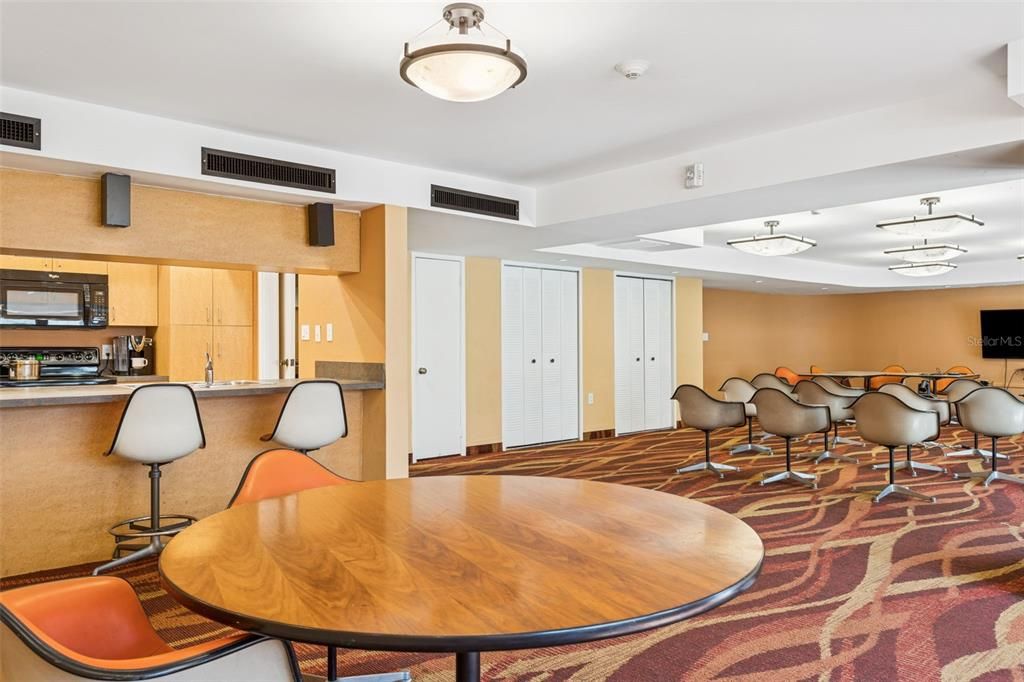 На продажу: $692,000 (3 спален, 3 ванн, 1664 Квадратных фут)