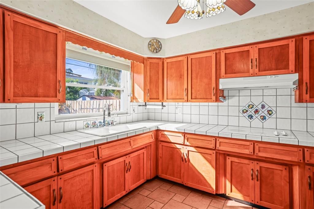 For Sale: $485,000 (3 beds, 2 baths, 1652 Square Feet)