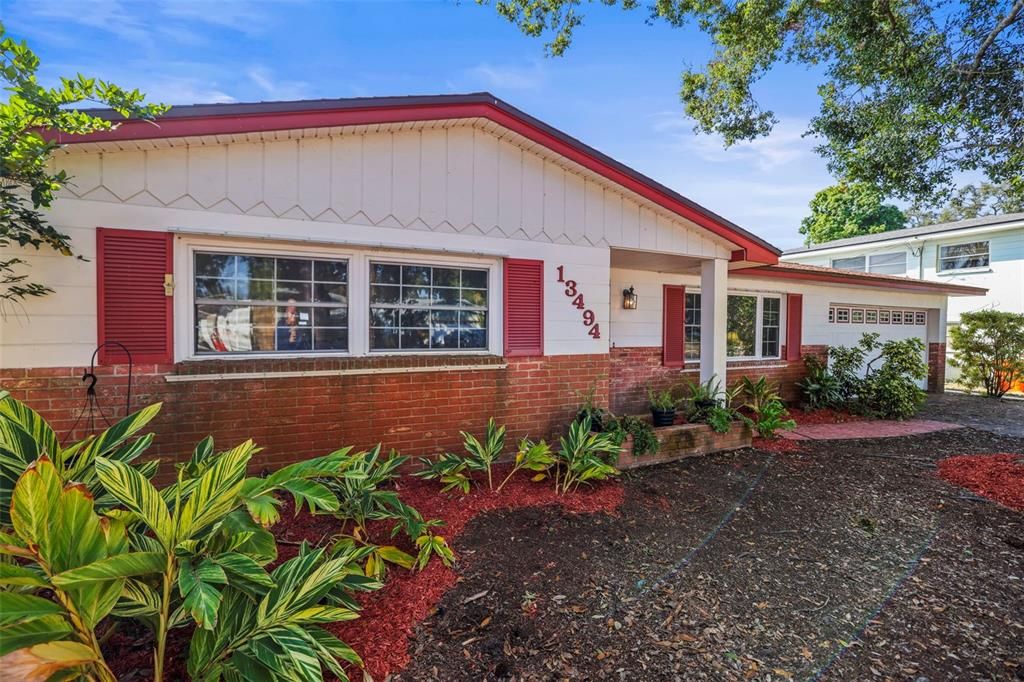 For Sale: $485,000 (3 beds, 2 baths, 1652 Square Feet)