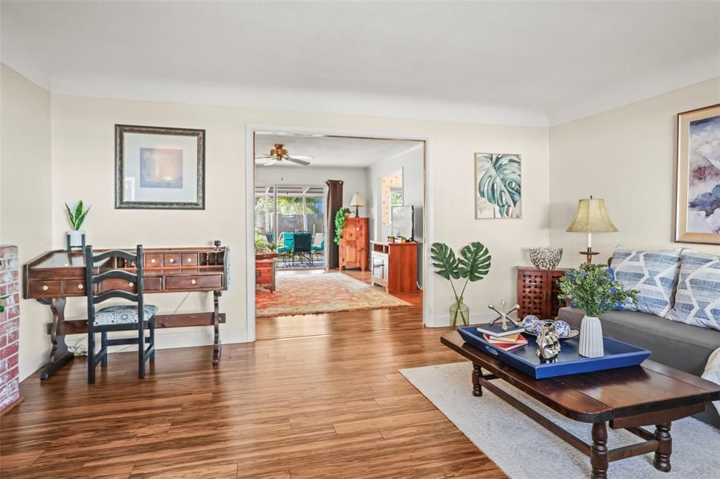 For Sale: $485,000 (3 beds, 2 baths, 1652 Square Feet)