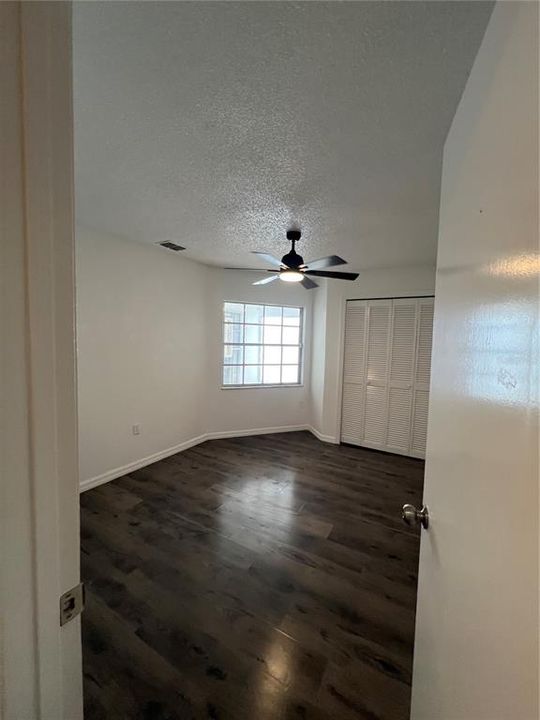 待售: $243,000 (4 贝兹, 2 浴室, 1338 平方英尺)