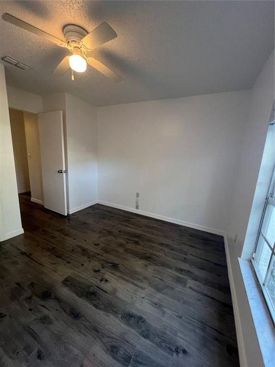 待售: $243,000 (4 贝兹, 2 浴室, 1338 平方英尺)