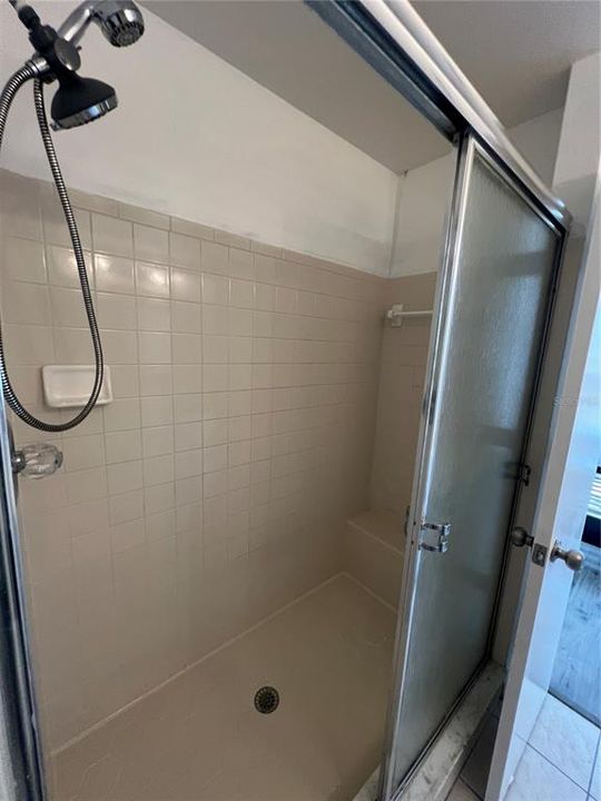 待售: $243,000 (4 贝兹, 2 浴室, 1338 平方英尺)