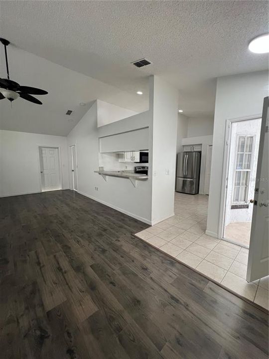 待售: $243,000 (4 贝兹, 2 浴室, 1338 平方英尺)