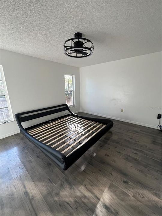 待售: $243,000 (4 贝兹, 2 浴室, 1338 平方英尺)