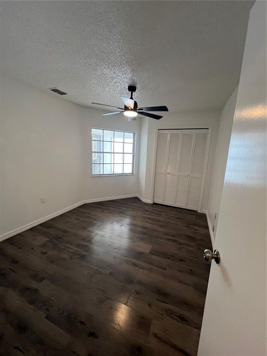 待售: $243,000 (4 贝兹, 2 浴室, 1338 平方英尺)