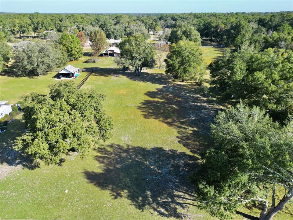 На продажу: $129,900 (1.08 acres)