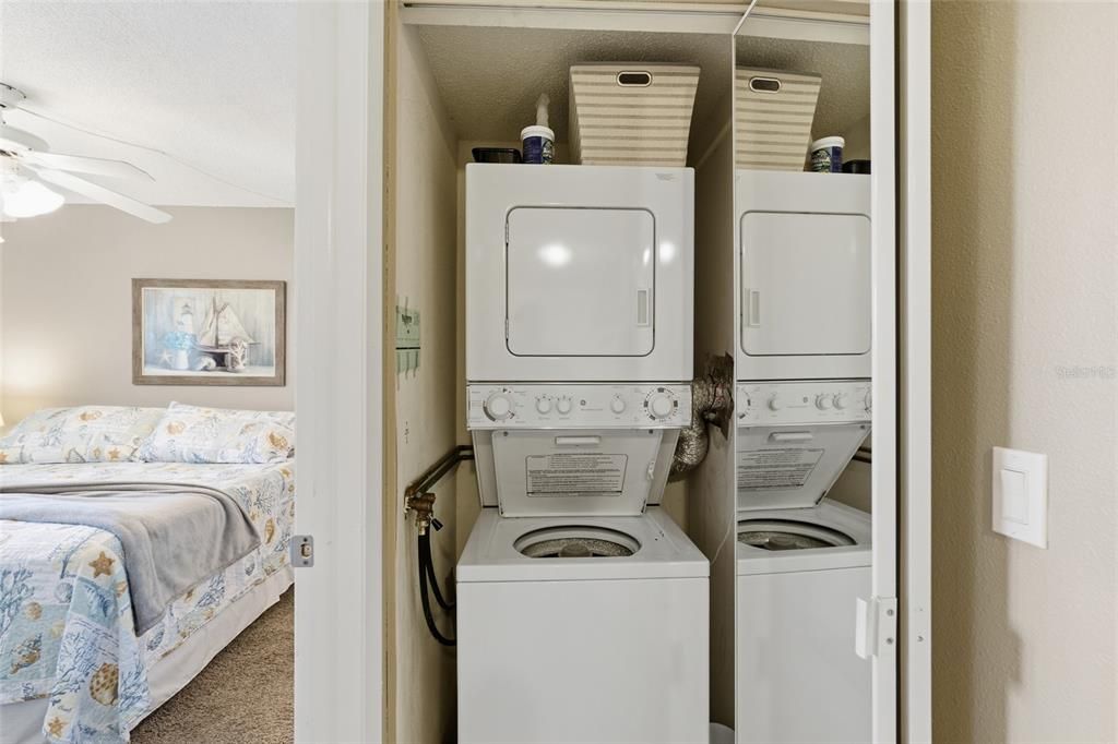 Activo con contrato: $138,888 (2 camas, 2 baños, 899 Pies cuadrados)