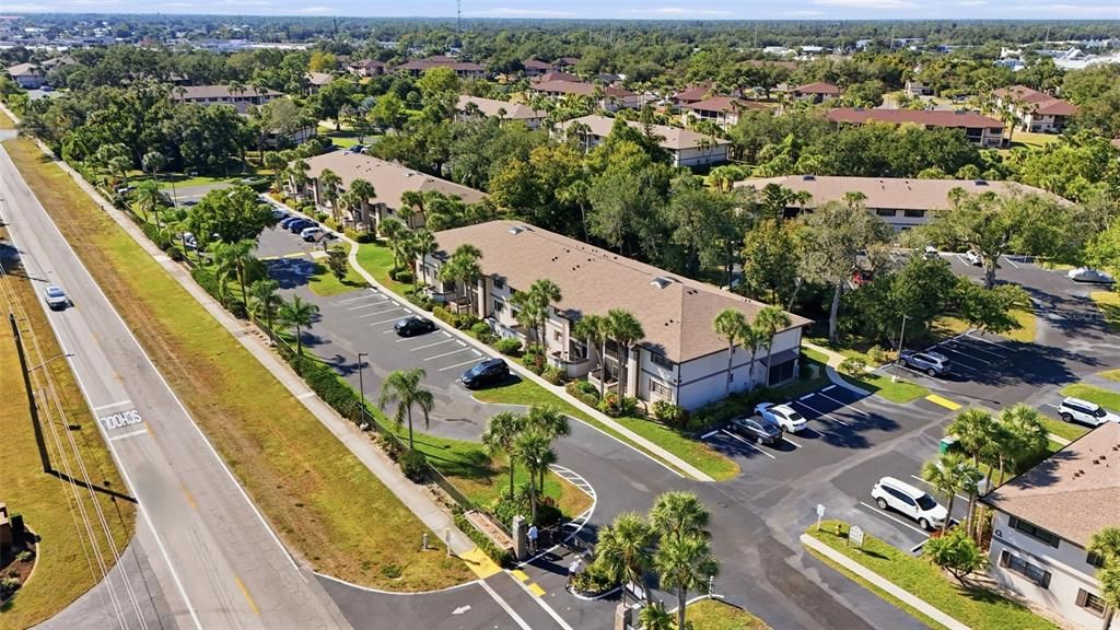 Activo con contrato: $138,888 (2 camas, 2 baños, 899 Pies cuadrados)