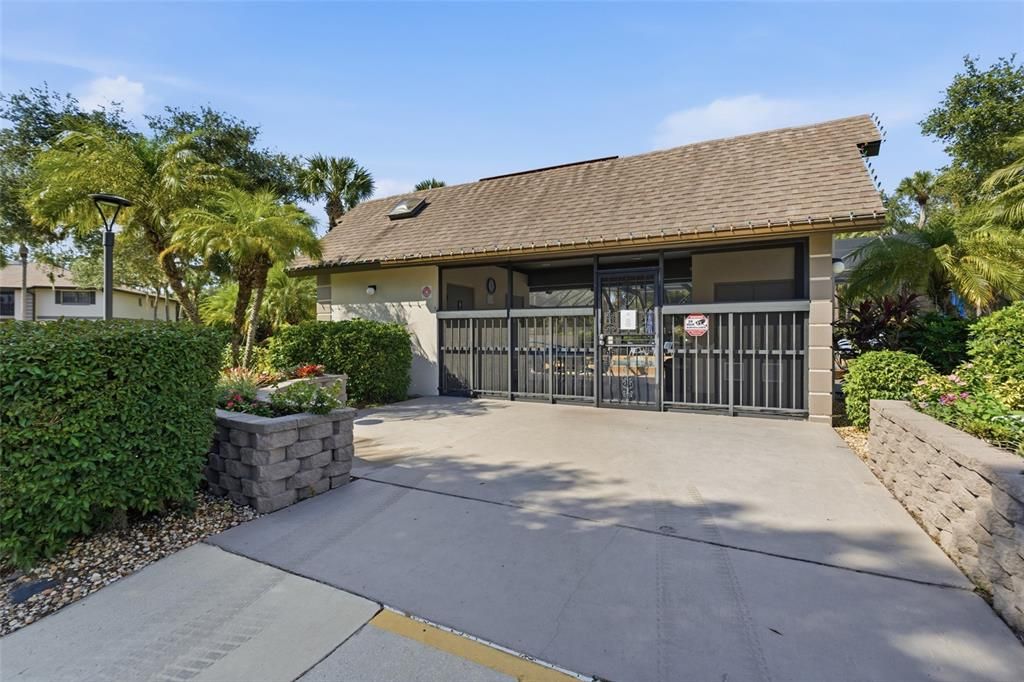 Activo con contrato: $138,888 (2 camas, 2 baños, 899 Pies cuadrados)