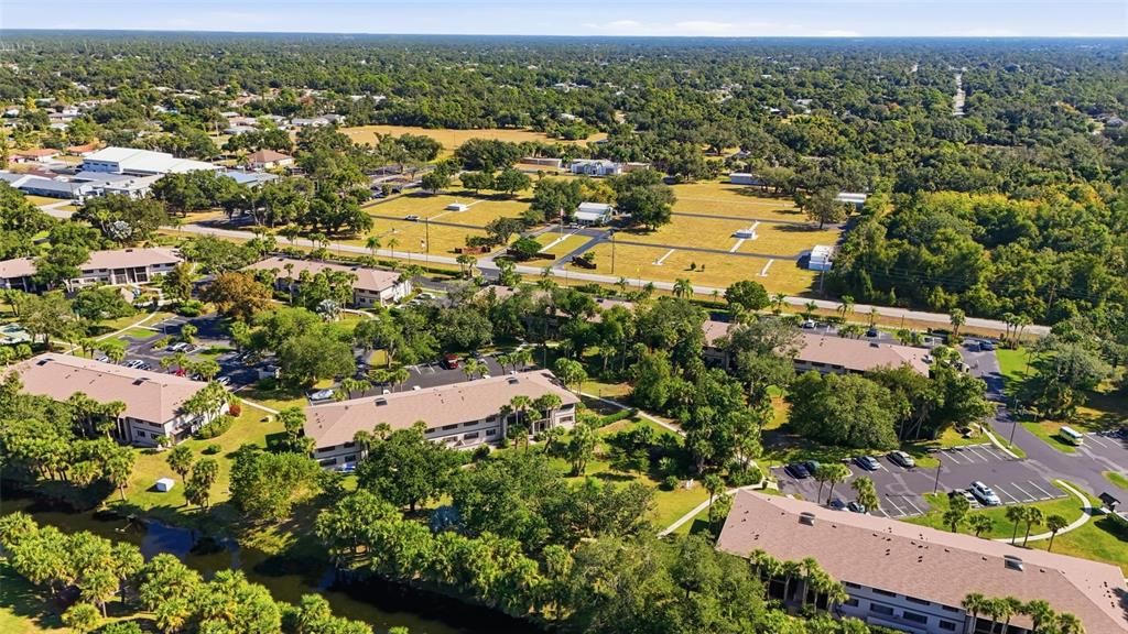 Activo con contrato: $138,888 (2 camas, 2 baños, 899 Pies cuadrados)