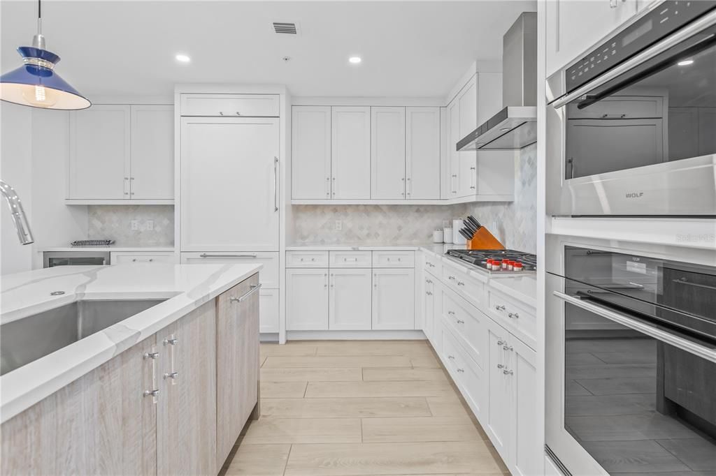 For Sale: $2,700,000 (2 beds, 2 baths, 1646 Square Feet)