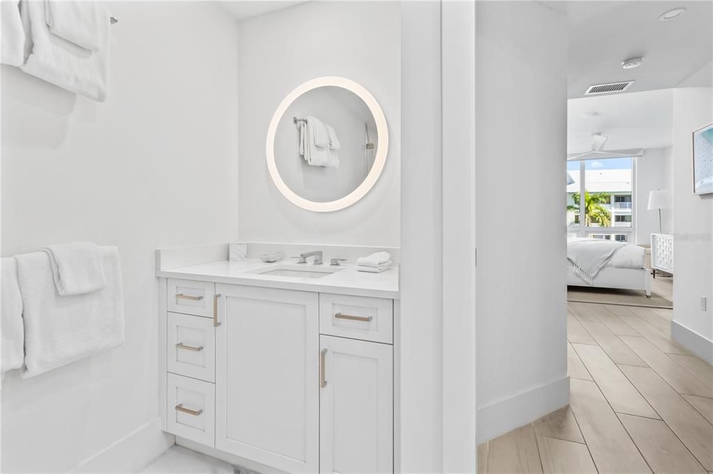 For Sale: $2,700,000 (2 beds, 2 baths, 1646 Square Feet)