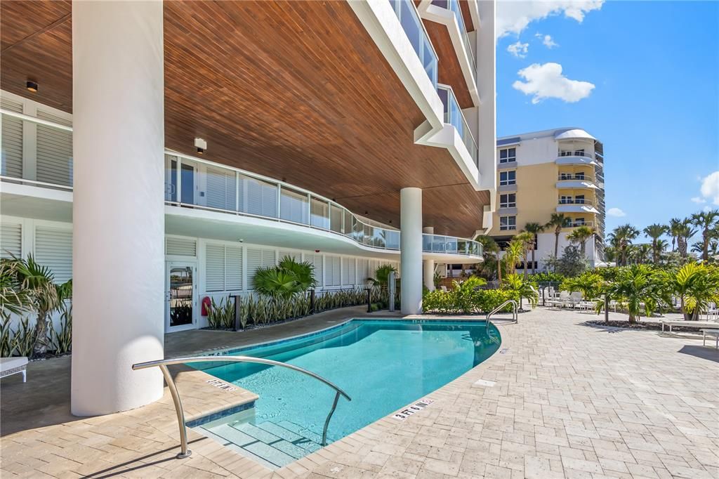 For Sale: $2,700,000 (2 beds, 2 baths, 1646 Square Feet)