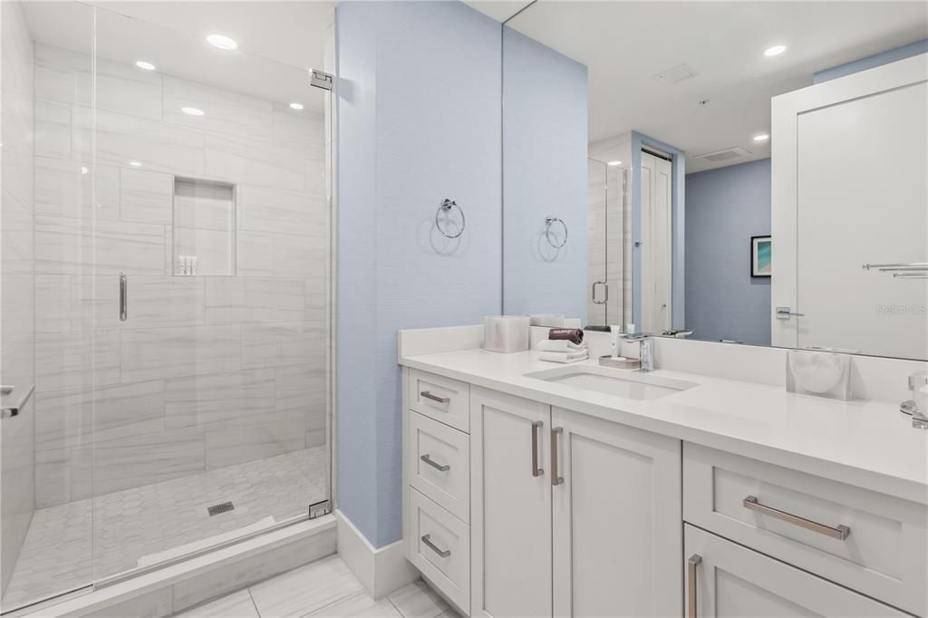 For Sale: $2,700,000 (2 beds, 2 baths, 1646 Square Feet)