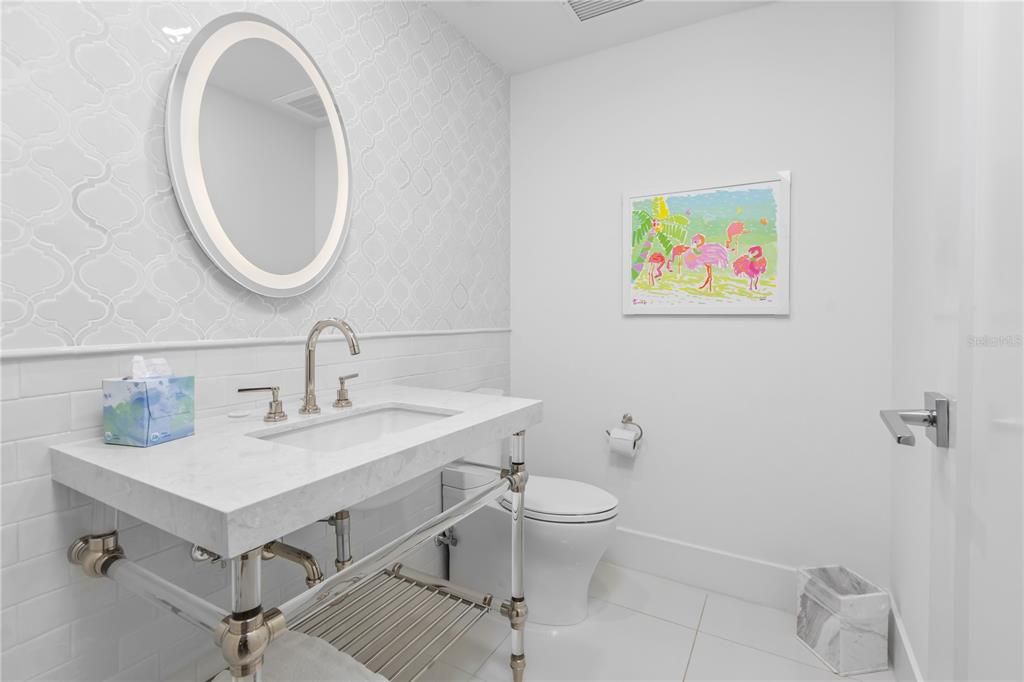 For Sale: $2,700,000 (2 beds, 2 baths, 1646 Square Feet)