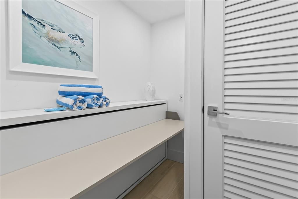 For Sale: $2,700,000 (2 beds, 2 baths, 1646 Square Feet)