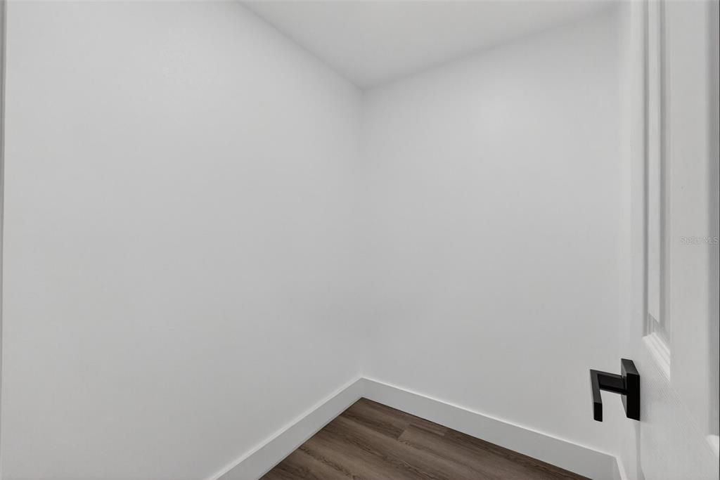 For Sale: $349,900 (3 beds, 2 baths, 1010 Square Feet)