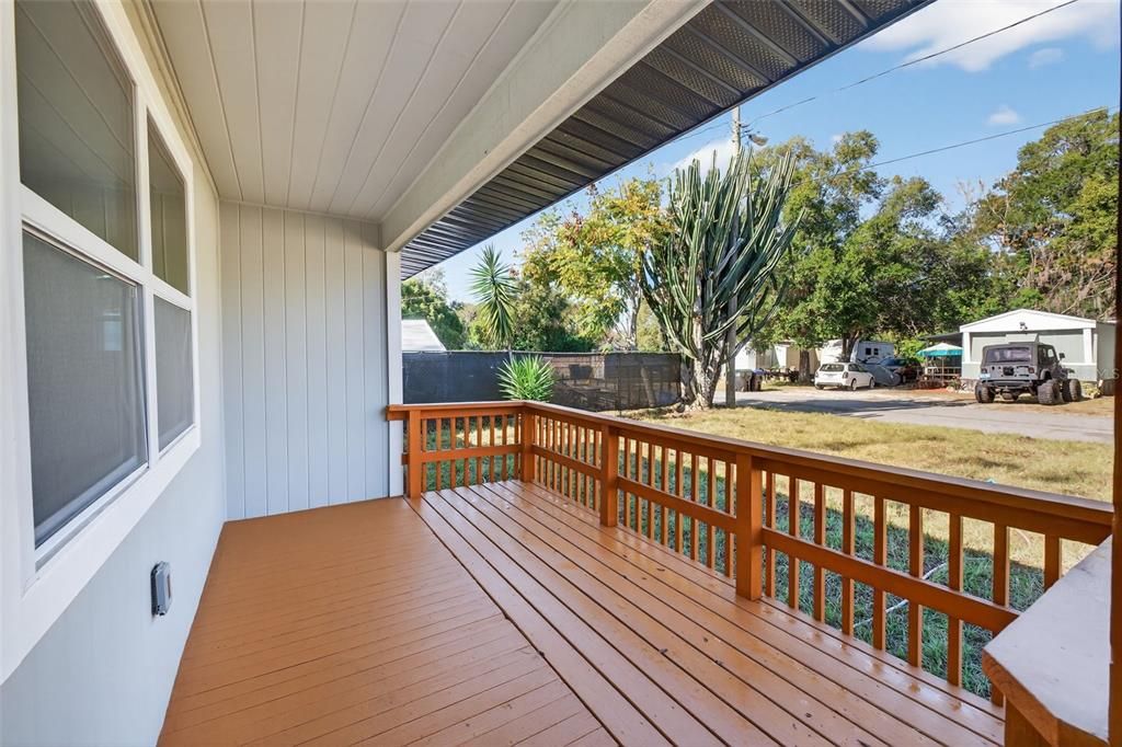 For Sale: $349,900 (3 beds, 2 baths, 1010 Square Feet)