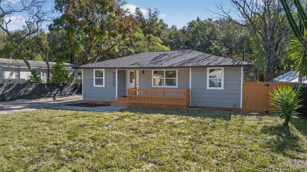 For Sale: $349,900 (3 beds, 2 baths, 1010 Square Feet)