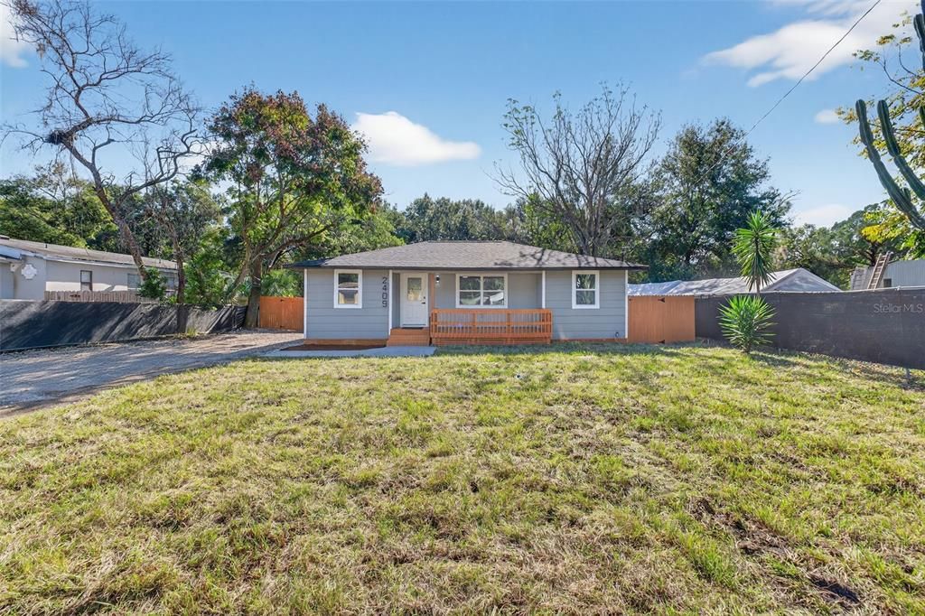 For Sale: $349,900 (3 beds, 2 baths, 1010 Square Feet)