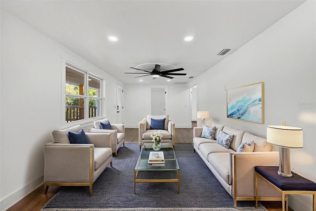 For Sale: $349,900 (3 beds, 2 baths, 1010 Square Feet)