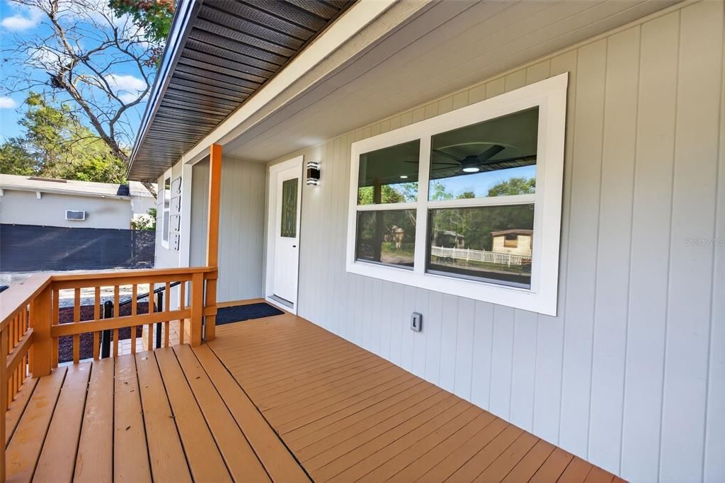 For Sale: $349,900 (3 beds, 2 baths, 1010 Square Feet)