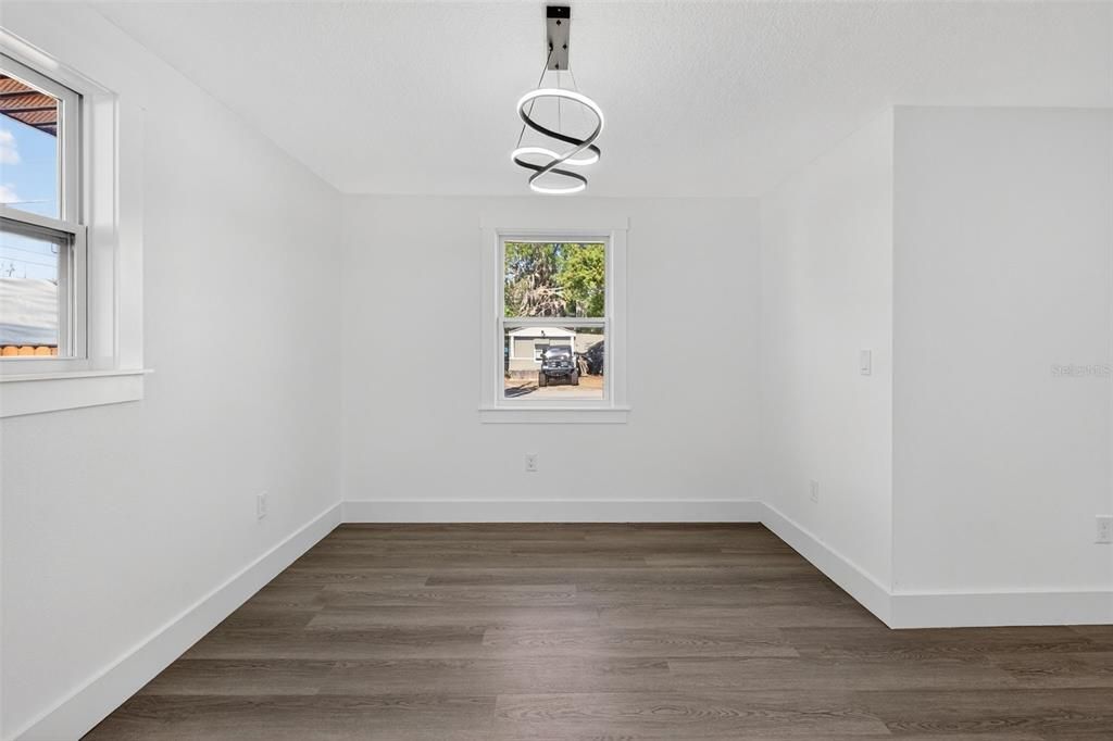 For Sale: $349,900 (3 beds, 2 baths, 1010 Square Feet)