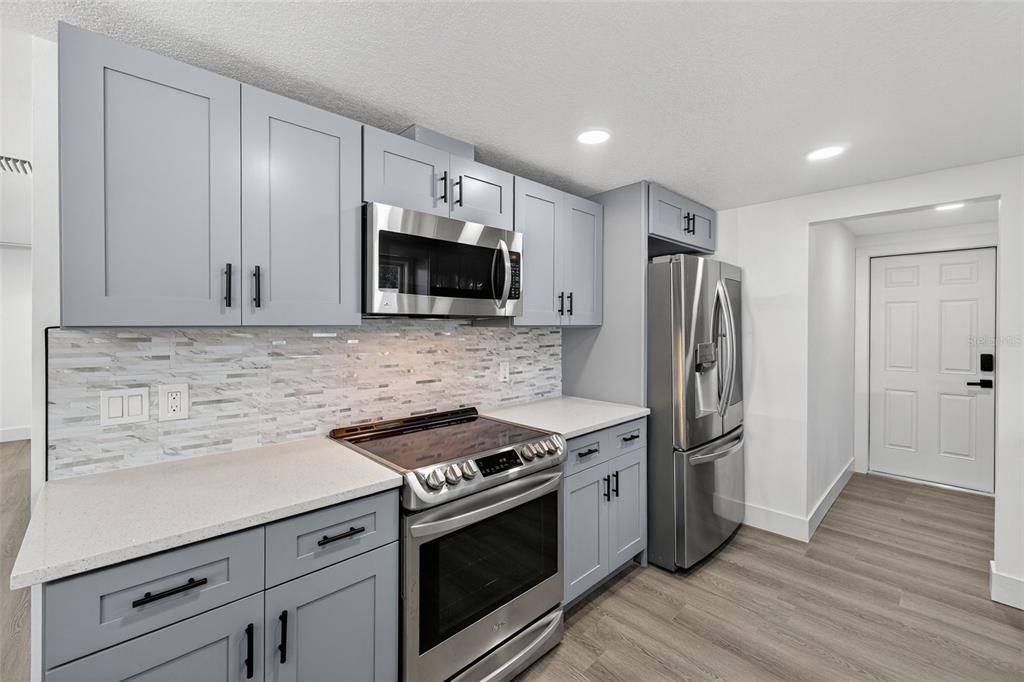 For Sale: $349,900 (3 beds, 2 baths, 1010 Square Feet)