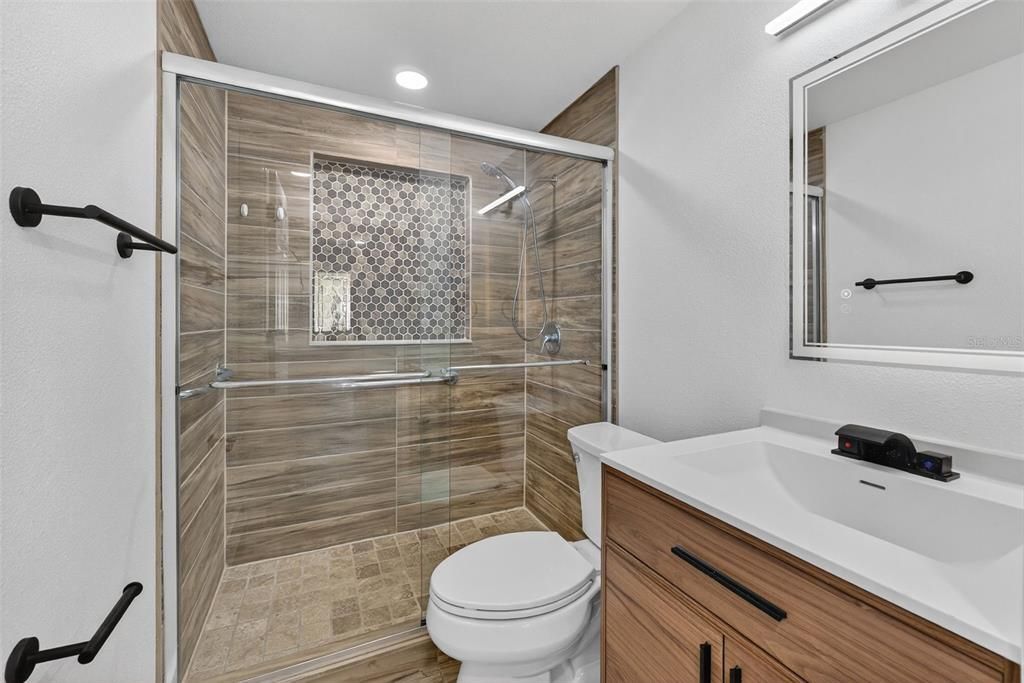 For Sale: $349,900 (3 beds, 2 baths, 1010 Square Feet)