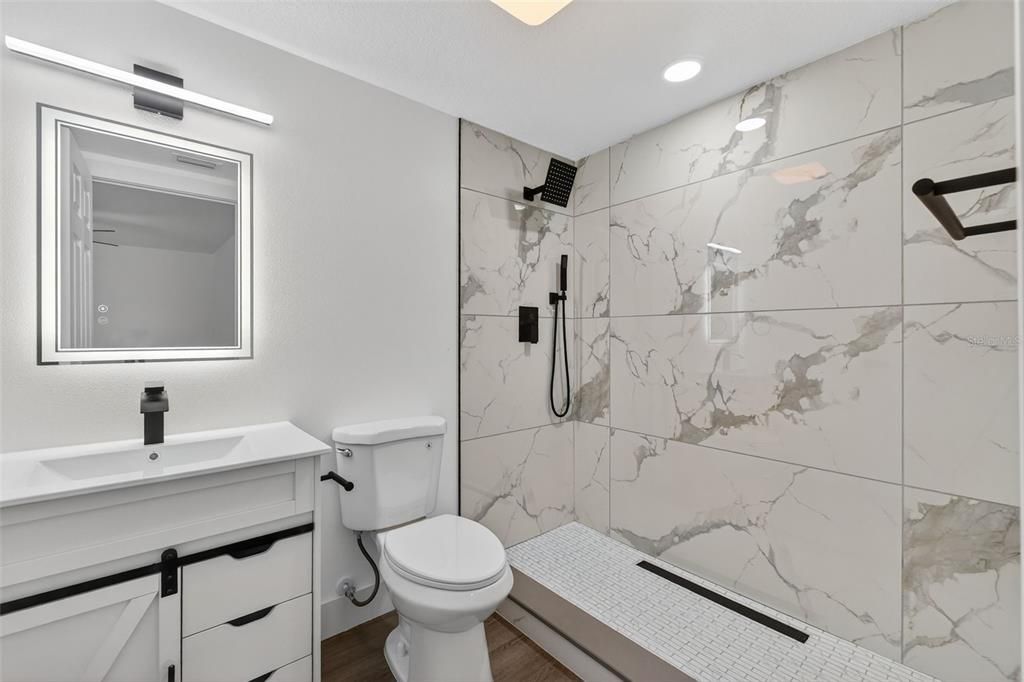 For Sale: $349,900 (3 beds, 2 baths, 1010 Square Feet)