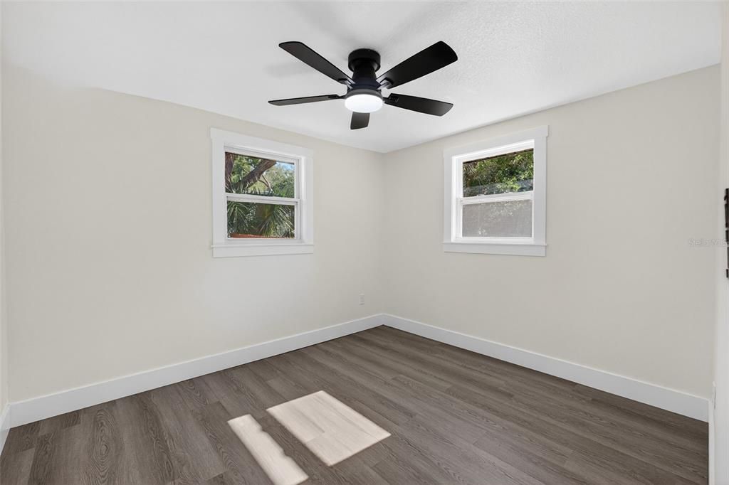 For Sale: $349,900 (3 beds, 2 baths, 1010 Square Feet)