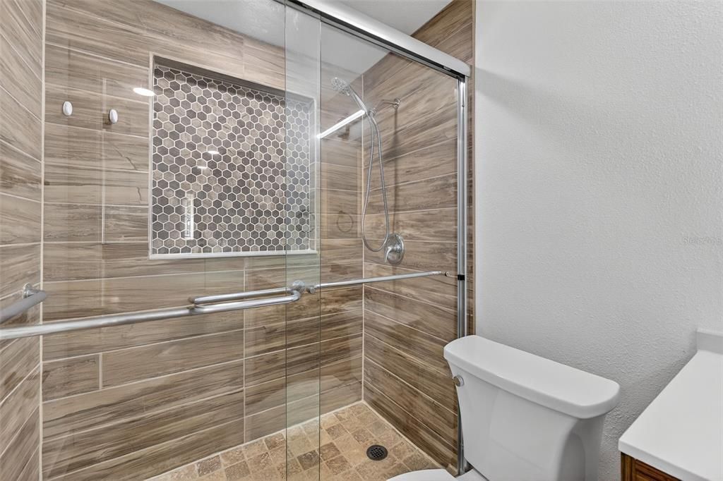 For Sale: $349,900 (3 beds, 2 baths, 1010 Square Feet)