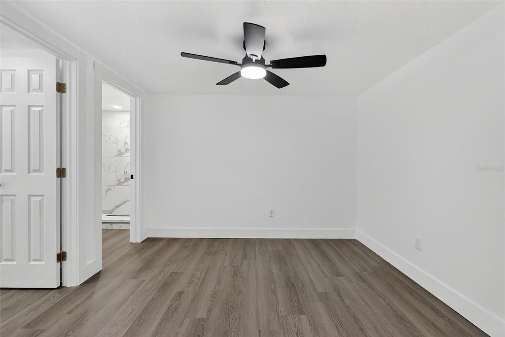 For Sale: $349,900 (3 beds, 2 baths, 1010 Square Feet)