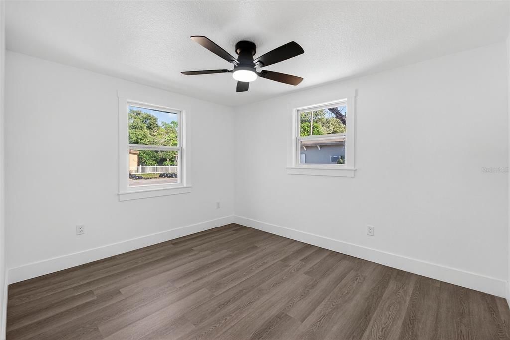 For Sale: $349,900 (3 beds, 2 baths, 1010 Square Feet)